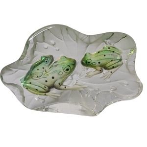 Vintage Green Leopard Frogs on Lilly Pad Art Glass Paperweight Room Decor